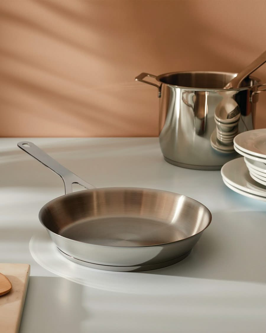 Alessi Koekenpan Pots&Pans - AJM110/24 - ø 24 cm - door Jasper Morrison - zonder anti-aanbaklaag