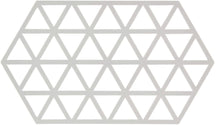 Zone Denmark Pannenonderzetter Triangles - Warm Grey - 24 x 14 cm