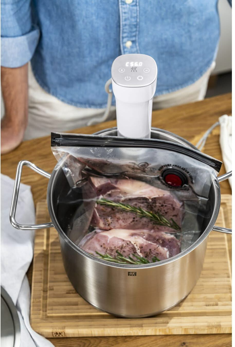 Zwilling Sous Vide Stick Enfinigy - Nauwkeurige temperatuurinstelling - IPX7 Waterproof - Zilver/Wit