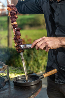 Forged Serveerpannetje Churrasco - Gietijzer / Olijfhout - ø 18 cm