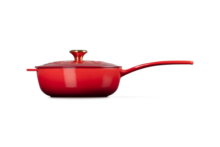 Le Creuset Sauspan Gietijzer - Goudkleurig Knop - Holly Christmas - Kersenrood -  ø 21 cm / 2 Liter