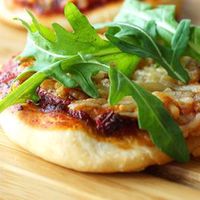 Mini spelt pizza