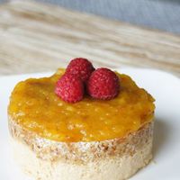 Raw vegan mango cheesecake