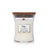 WoodWick Geurkaars Medium White Tea & Jasmine - 11 cm / ø 10 cm