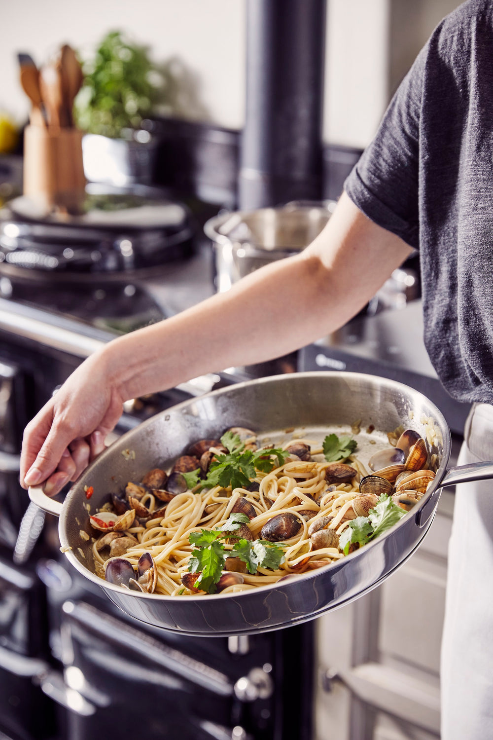 Beka Koekenpan Maestro RVS met tegengreep ø 32 cm - zonder anti-aanbaklaag - geschikt voor alle warmtebronnen