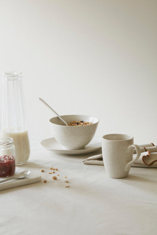 Broste Copenhagen Ontbijtset Nordic Vanilla 12-delig / 4  personen - 4 ontbijtborden, 4 kommen en 4 kopjes