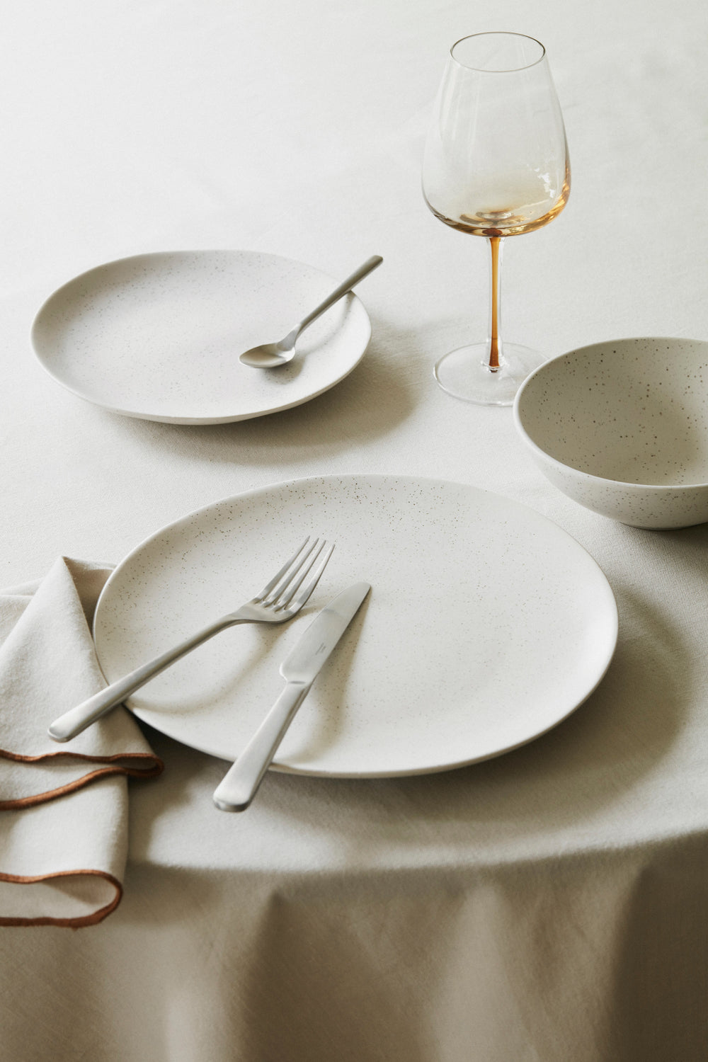 Broste Copenhagen Serviesset Nordic Vanilla 12-delig / 4 personen - 4 dinerborden, 4 ontbijtborden en 4 kommen