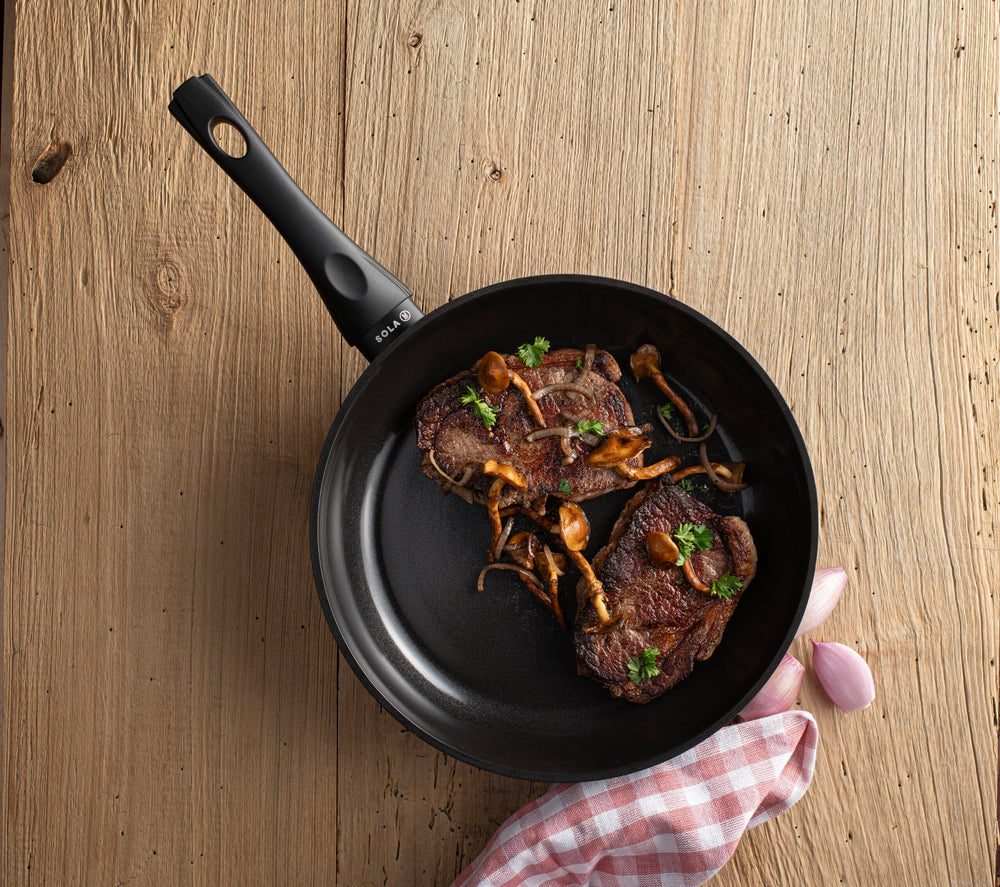 Sola Pannenset Stonehenge - Keramische Anti-aanbaklaag - 2-Delig - Koekenpan ø 28 cm en Hapjespan Met Deksel ø 28 cm